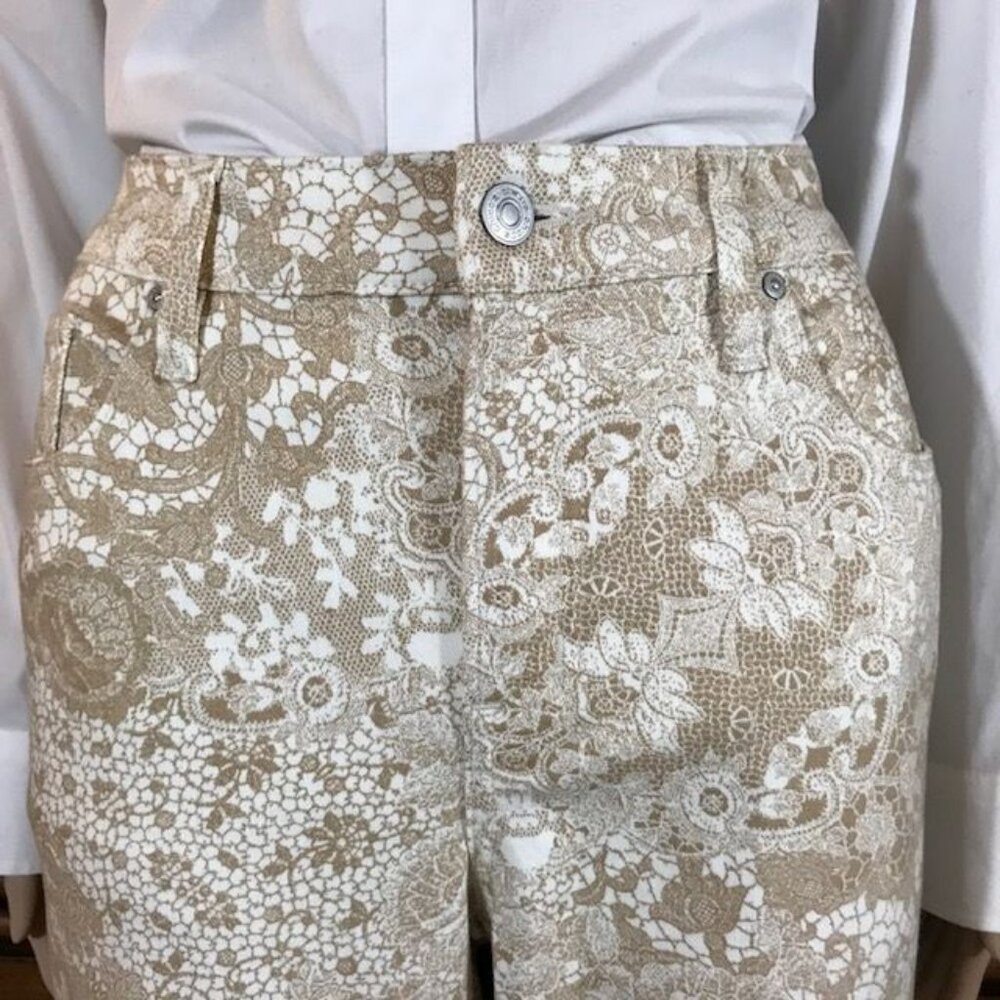 Chico's Sugar Sand Lace Print So Slimming Girlfriend Slim Leg Stretch Jean - Picture 5 of 14